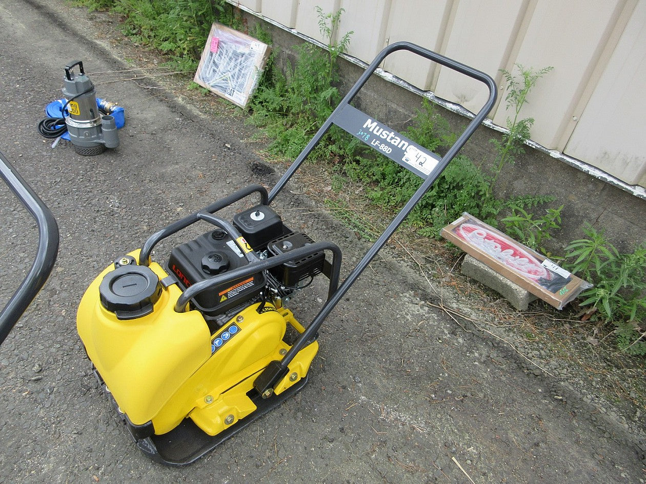 Mustang LF 88D Plate Compactor